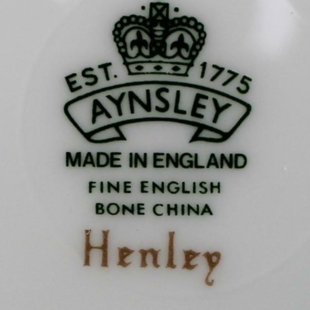 Henley by Aynsley gold rimmed salad plates, set of four - Picture 3 of 6